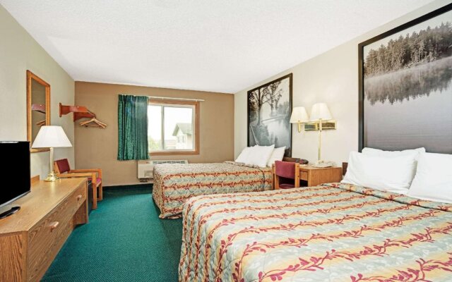 Super 8 by Wyndham Rogers Minnesota