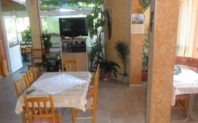 Varnata Family Hotel