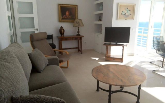 Apartamentos La Roca Rentals