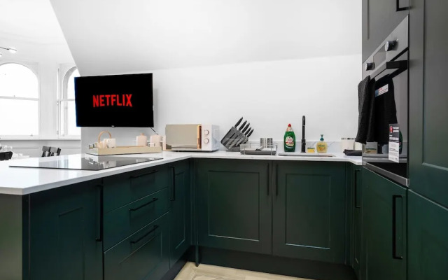 Luxury Apartment - Portobello