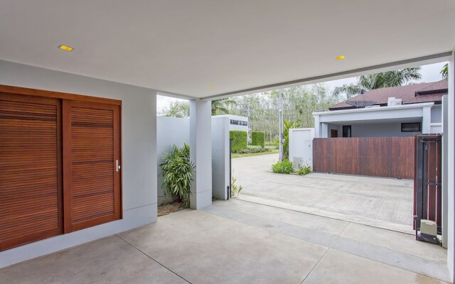 Natural Villa by Holiplanet
