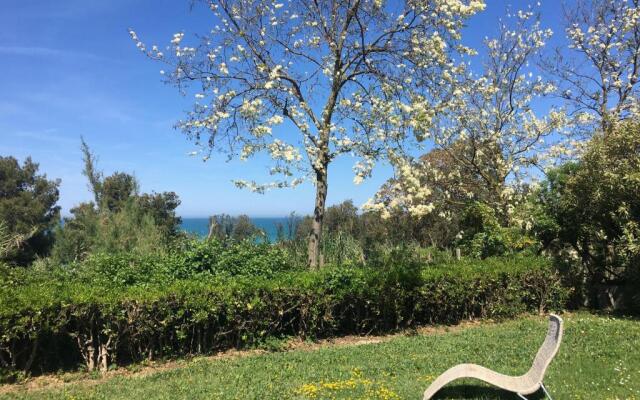 La collinetta sul mare