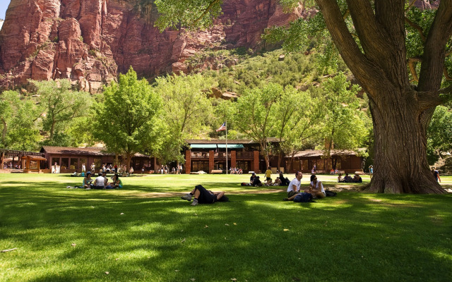 Zion Lodge