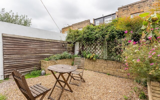 Charming 1 Bedroom Flat Close To Tube Station