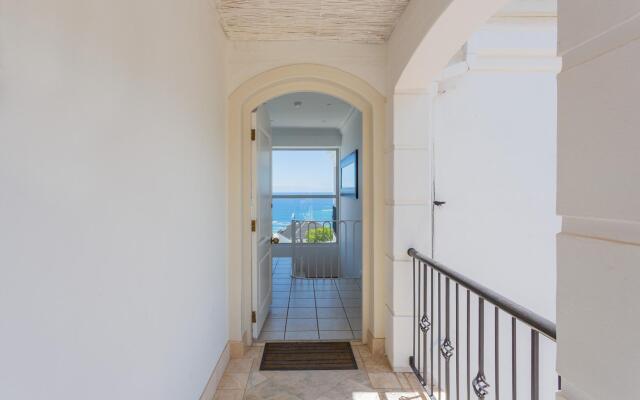 Casa Blanca - Camps Bay
