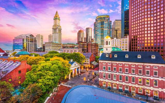 Cambria Hotel Boston Downtown - Seaport