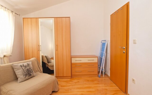 Apartment 440