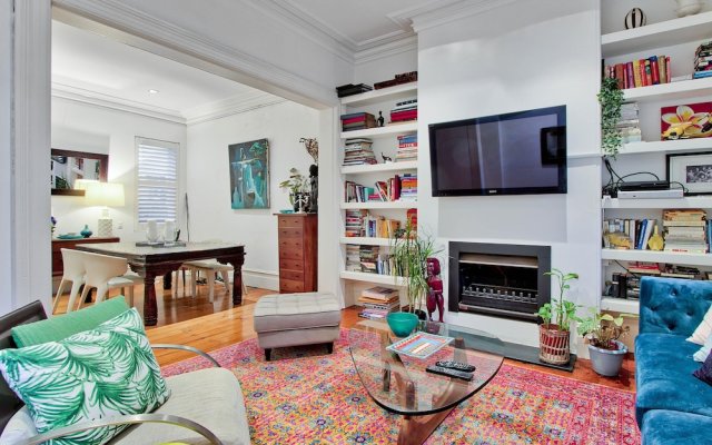 Luxury 3 Bed Terrace House Close To Sydney Cbd