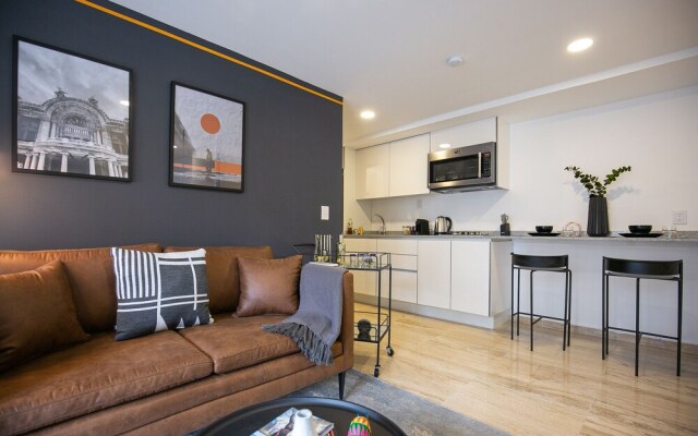 Brand New Studio in Perfect Location!