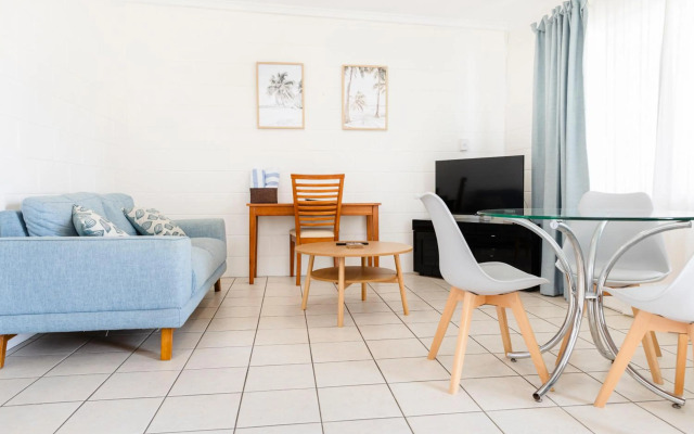 Palm View Holiday Apartments