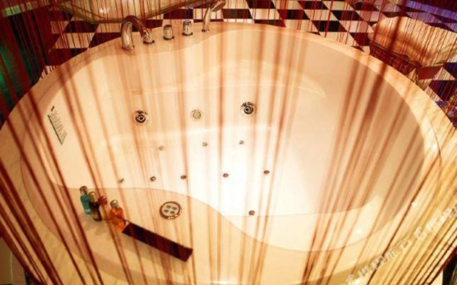 Rose Lover Hotel