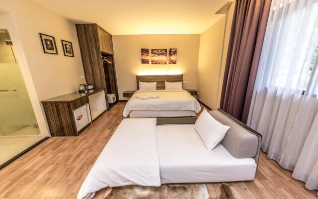 Little Gaya Hotel