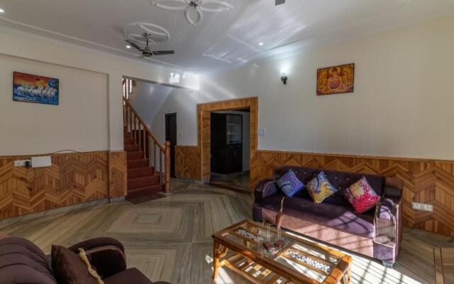 Saffronstays Willow Castle, Bhimtal - Pet-Friendly Home Near Bhimtal Lake