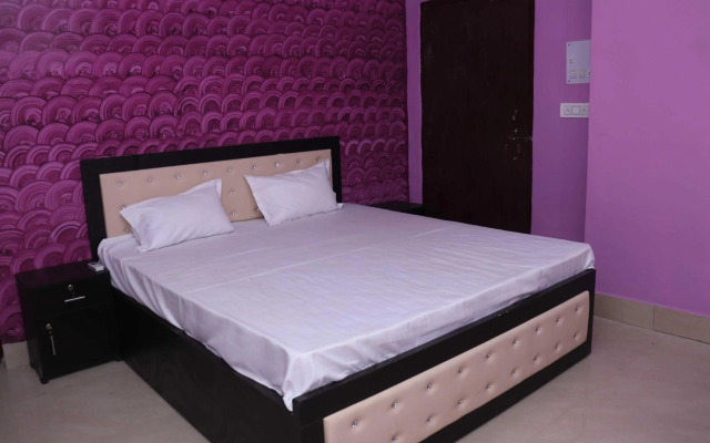 SPOT ON 87876 Gajadhar Rest House