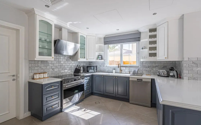 HiGuests - Arabian Ranches