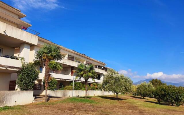 Appartement de charme dans résidence avec piscine