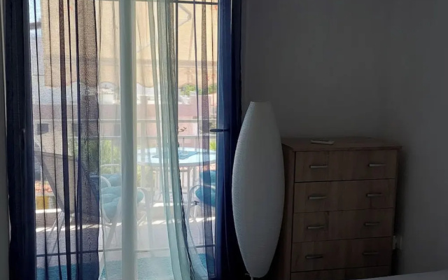 Apartment - Sleeps 2 - Parking - Balcony