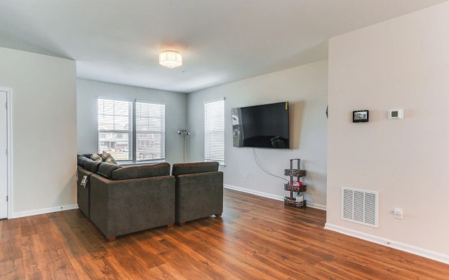 2 Mi to Dtwn Frederick: Updated Townhome