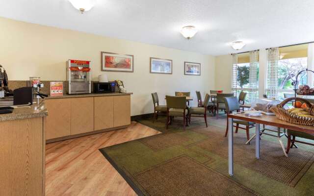 La Quinta Inn & Suites by Wyndham Redding