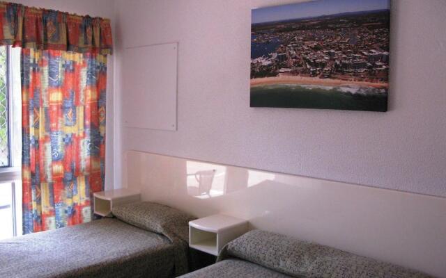 River Esplanade Motel
