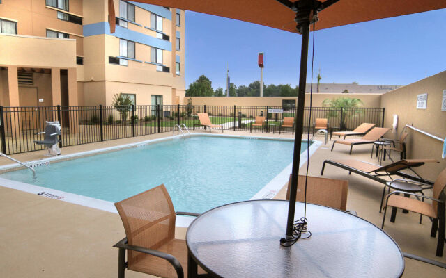 Courtyard by Marriott Jackson Airport/Pearl