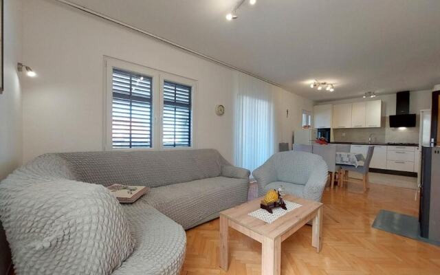 Fab - Spacious Terrace - A1