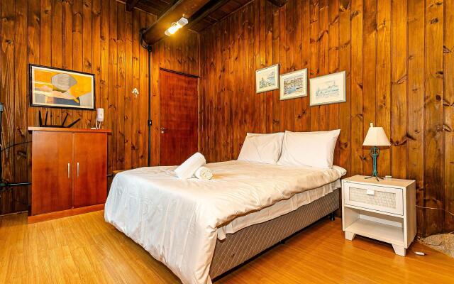 Casa em condomínio em meio à natureza CLN006