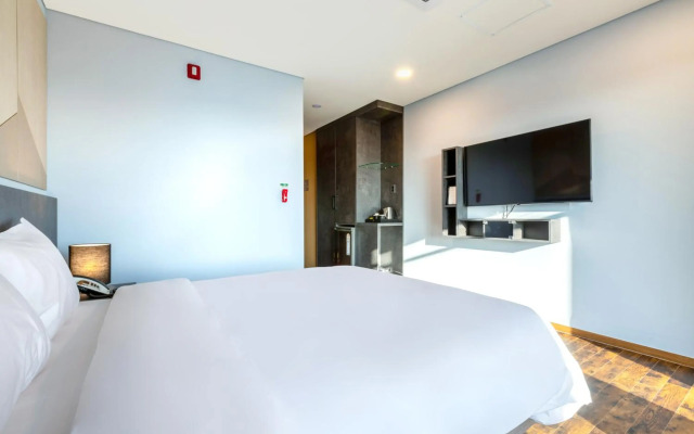 Urbanest Hotel