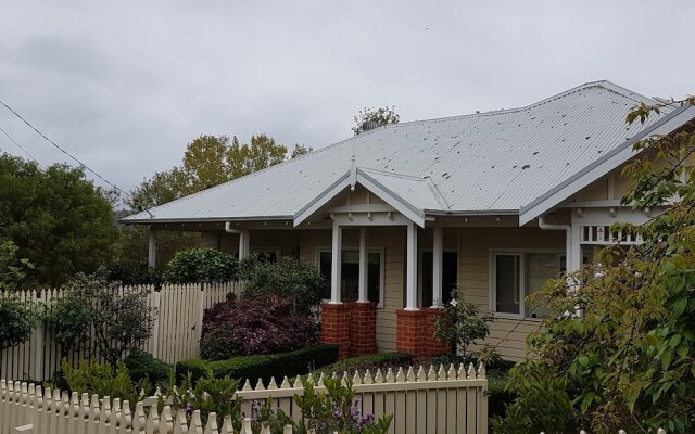 Healesville House - Fig Tree House