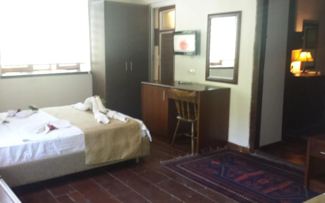 Ozkavak Hotel Kaleici