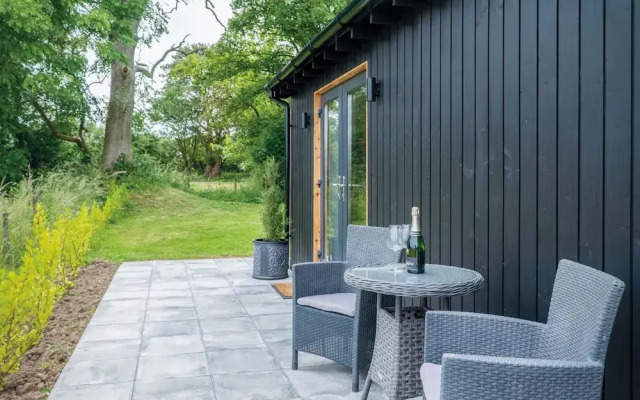 The Shed - 1 Bedroom - Cosheston
