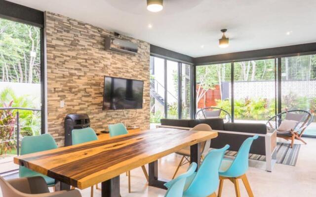 Villa Isla - Jacuzzi and Chef includ 4 BR 8 PPL