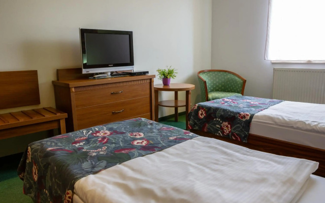 Max Inn Hotel