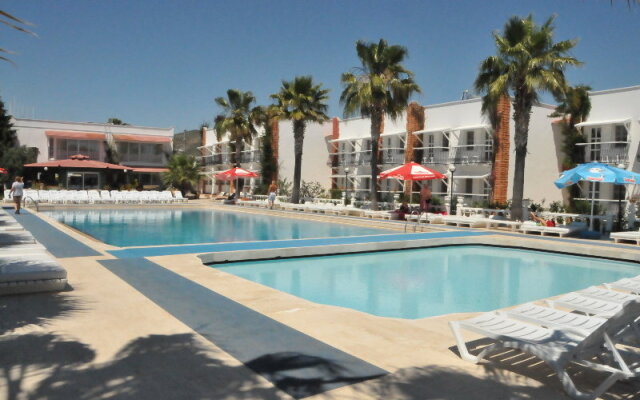 Отель Club Hotel Arinna