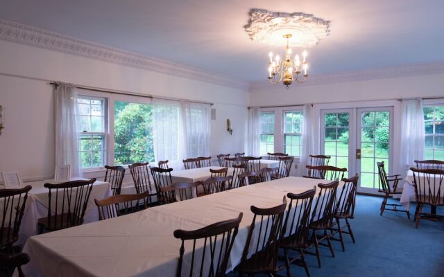 Blackberry River Inn