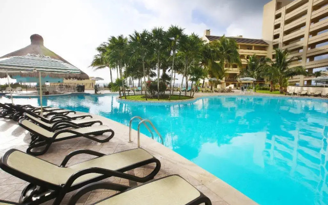 The Royal Islander – An All Suites Resort