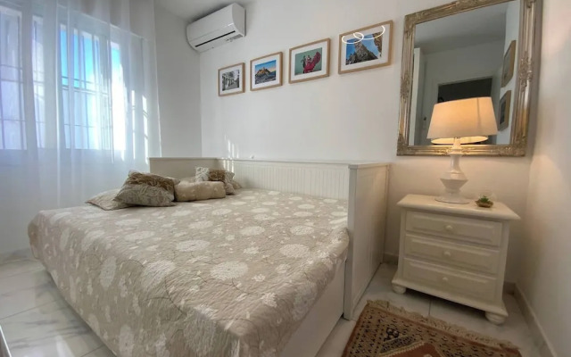 Villa With Pool, Walk to Beach, Restaurants, Shops