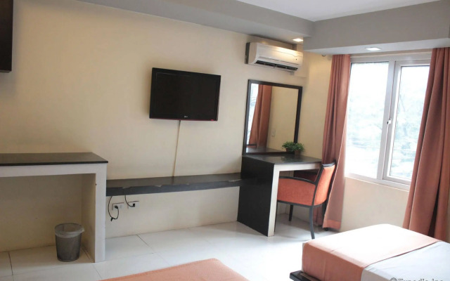 OYO 114 One Liberty Hotel