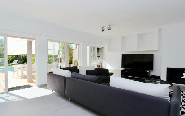 Vila Castro, Cleverdetails CD239