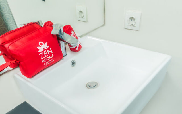 ZEN Rooms Kuta Sentral Parkir 2