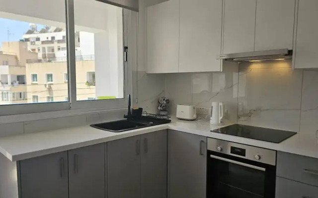 154 LCA - Stay Local Apartment