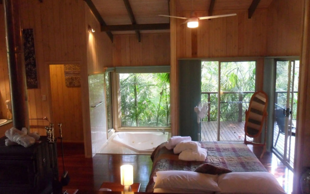 Treetops Accommodation Montville