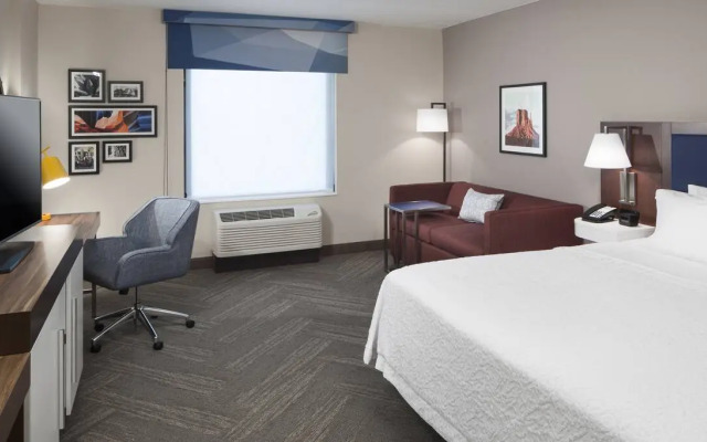 Hampton Inn And Suites Phoenix Downtown