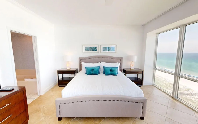 Oceania 807 3 Bedroom Condo by RedAwning