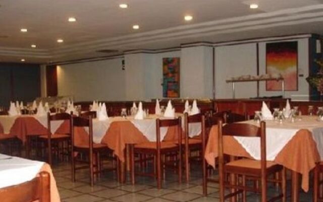 Hotel Cristina Suites