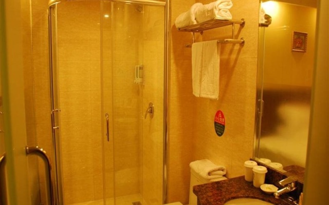 GreenTree Inn Jiangsu Wuxi Huishan Avenue Gaoli Motor City Express Hotel – Bathroom – Wuxi
