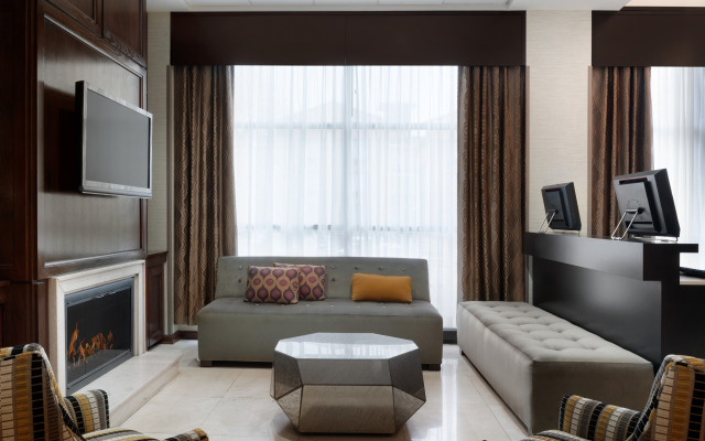 Embassy Suites by Hilton Kansas City Plaza