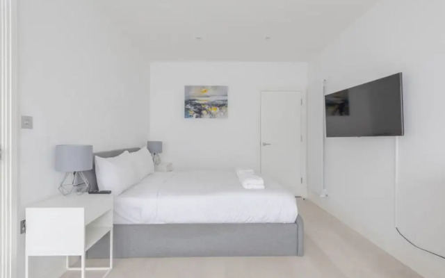Spacious 4BD Townhouse - Near Stratford City!
