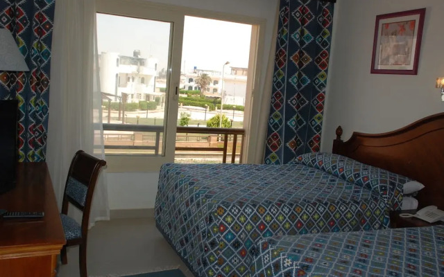 Palm Beach Host Mark