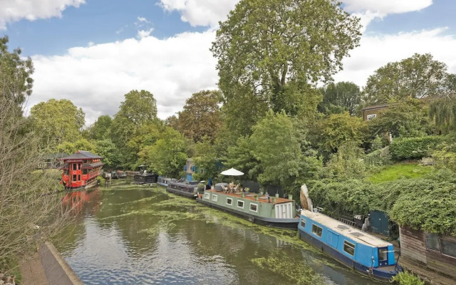 Stylish Mezzanine Studio Near Regent s Park